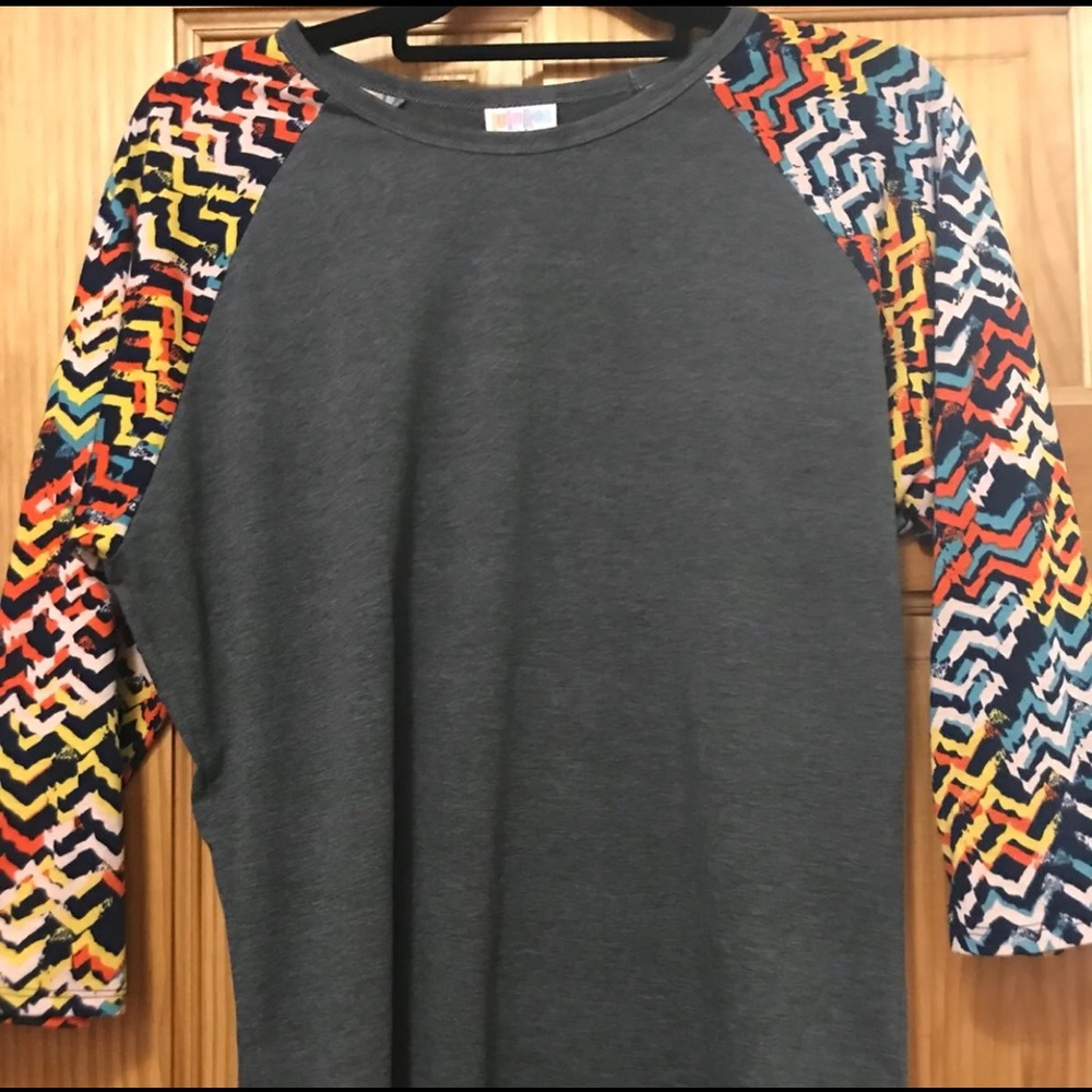 Lularoe large randy tee
